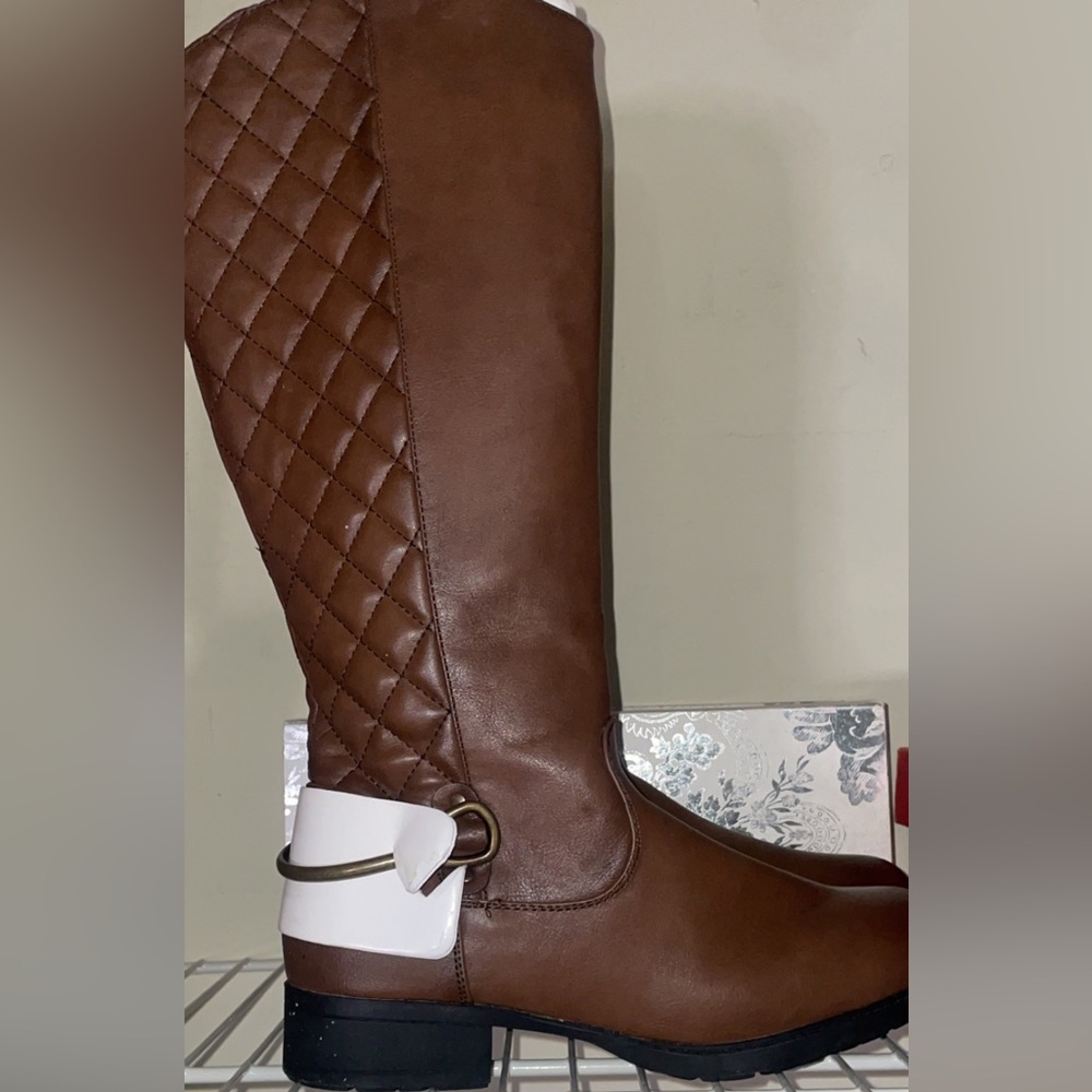 Brand new women knee boots!